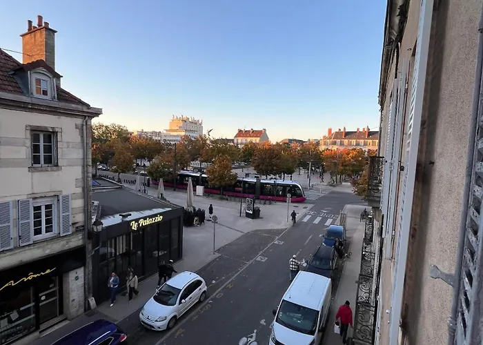 Moutarde & Elegance De *